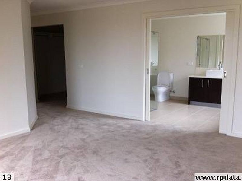 801 Leakes Road, Tarneit VIC 3029