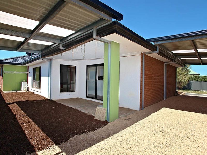 15 Hindmarsh Drive, Wyndham Vale VIC 3024