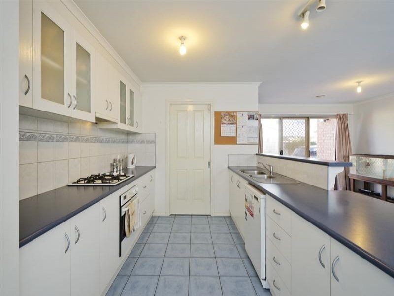 32 Caradon Drive, Truganina VIC 3029