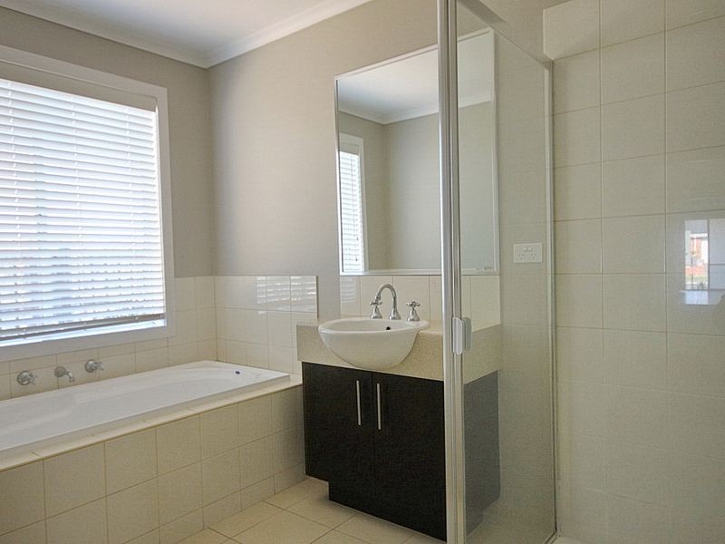 126 Rose Grange Boulevard, Tarneit VIC 3029