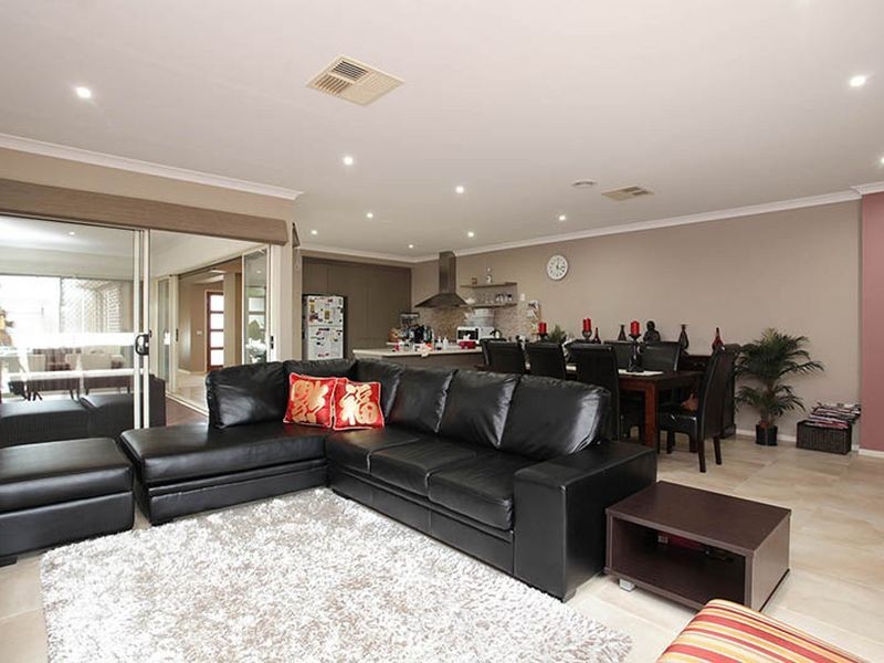 15 Minindee Road, Wyndham Vale VIC 3024