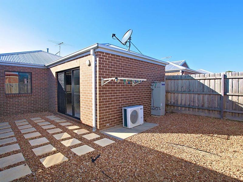 4/3-11 Retford Close, Werribee VIC 3030