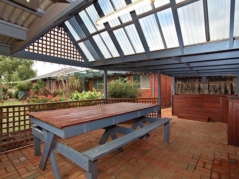 6 Lachlan Court, Werribee VIC 3030