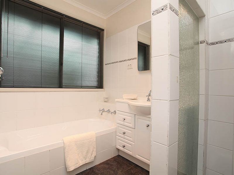 6 Lachlan Court, Werribee VIC 3030