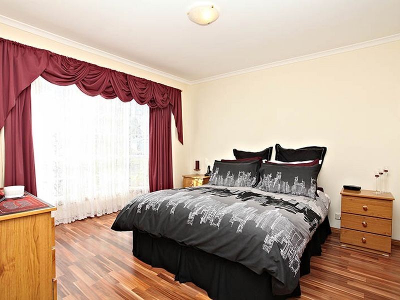 15 Whitsunday Drive, Hoppers Crossing VIC 3029