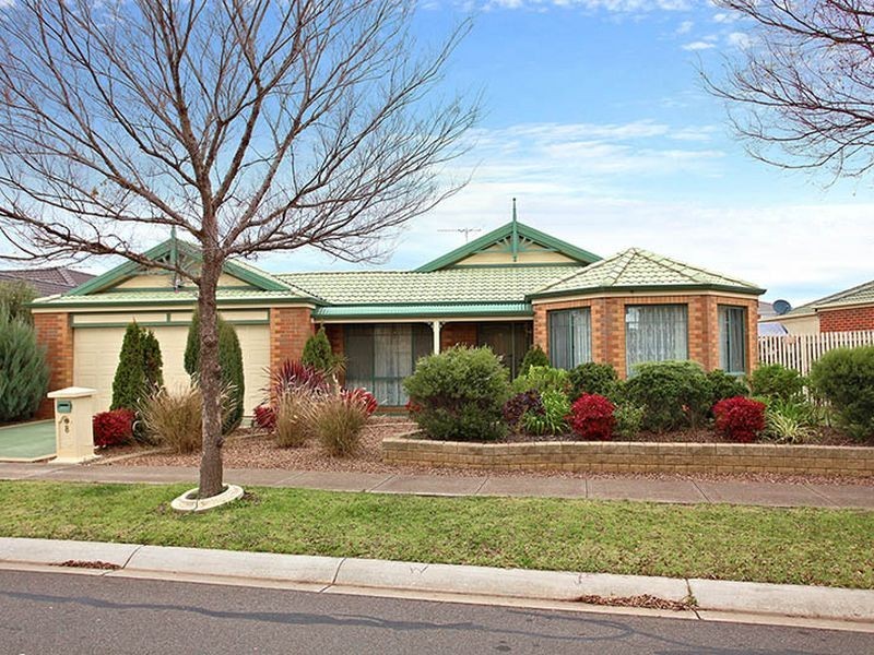 8 Parkside Walk, Hoppers Crossing VIC 3029
