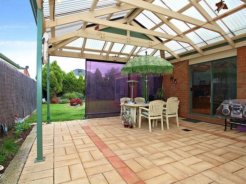 8 Parkside Walk, Hoppers Crossing VIC 3029