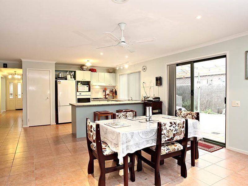 8 Parkside Walk, Hoppers Crossing VIC 3029