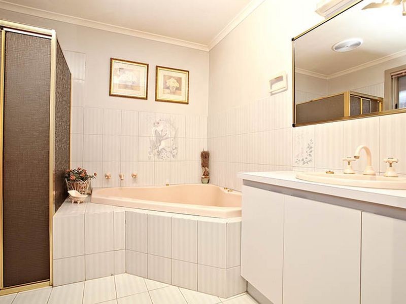 5 Mcmillan Court, Hoppers Crossing VIC 3029