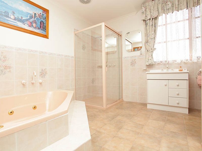 41 Cameron Drive, Hoppers Crossing VIC 3029