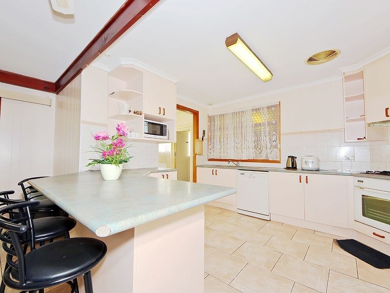 15 Barrot Avenue, Hoppers Crossing VIC 3029