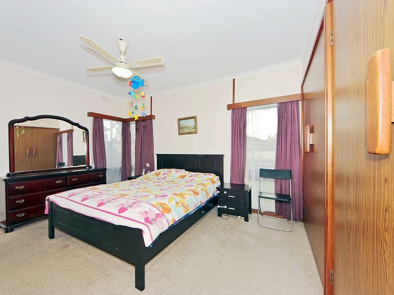 15 Barrot Avenue, Hoppers Crossing VIC 3029