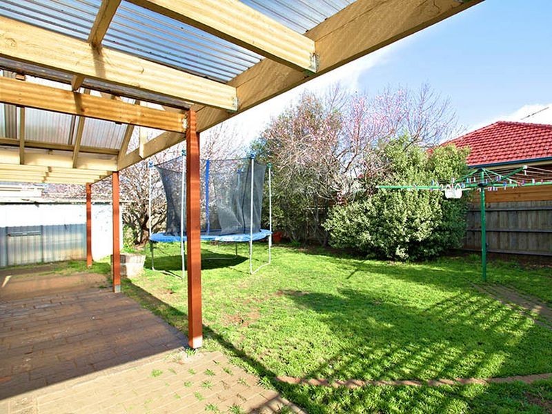 5 Kasem Drive, Werribee VIC 3030