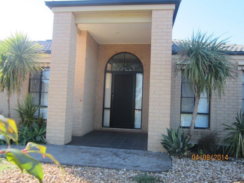 19 Ladybird Crescent, Point Cook VIC 3030