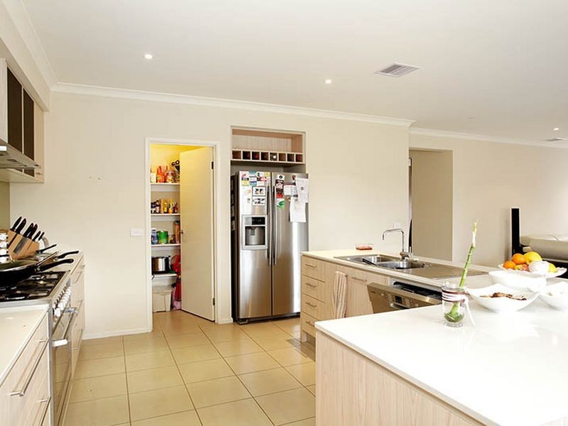 25 Tobago Avenue, Point Cook VIC 3030