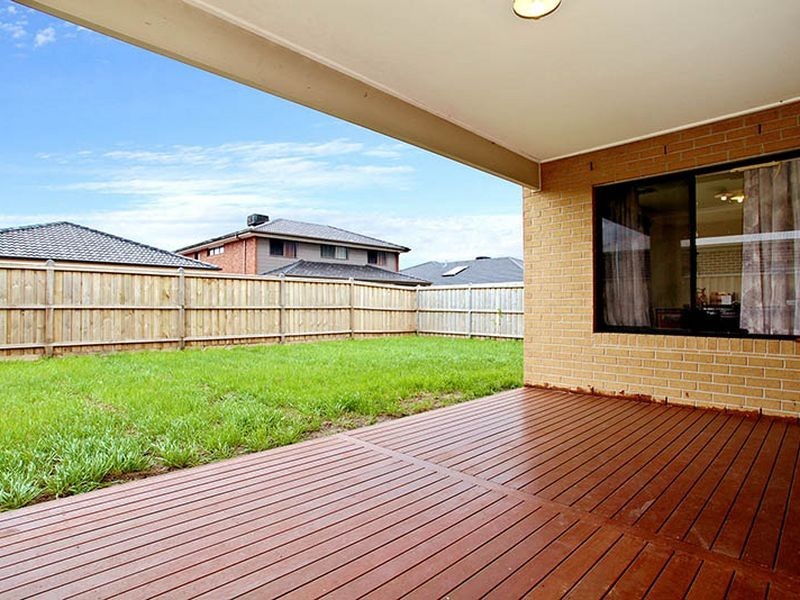 25 Tobago Avenue, Point Cook VIC 3030