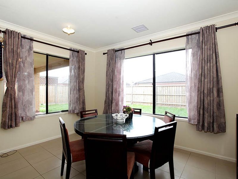 25 Tobago Avenue, Point Cook VIC 3030
