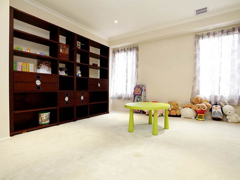 25 Tobago Avenue, Point Cook VIC 3030