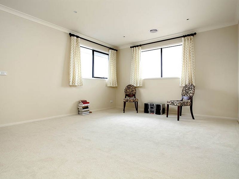 25 Tobago Avenue, Point Cook VIC 3030