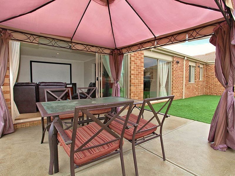14 Amsterdam Avenue, Tarneit VIC 3029
