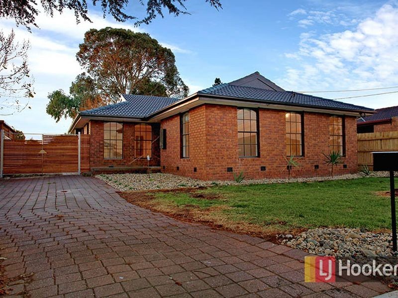 24 Huntingfield Drive, Hoppers Crossing VIC 3029