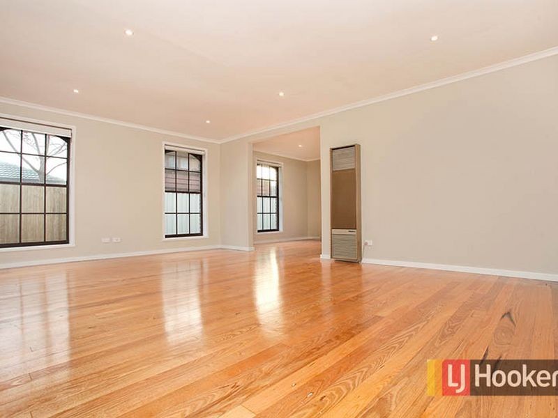 24 Huntingfield Drive, Hoppers Crossing VIC 3029