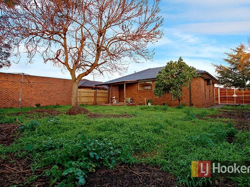 24 Huntingfield Drive, Hoppers Crossing VIC 3029