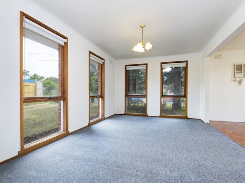 12 Bayview Crescent, Hoppers Crossing VIC 3029