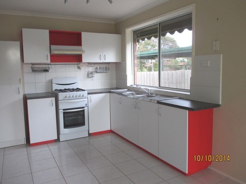 6 Glamorgan Avenue, Werribee VIC 3030