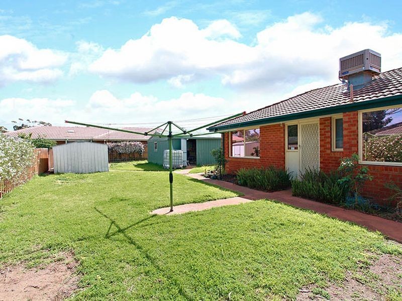 37 Hawkesbury Road, Werribee VIC 3030