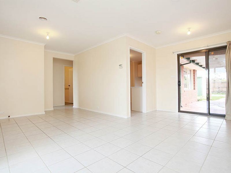 37 Hawkesbury Road, Werribee VIC 3030