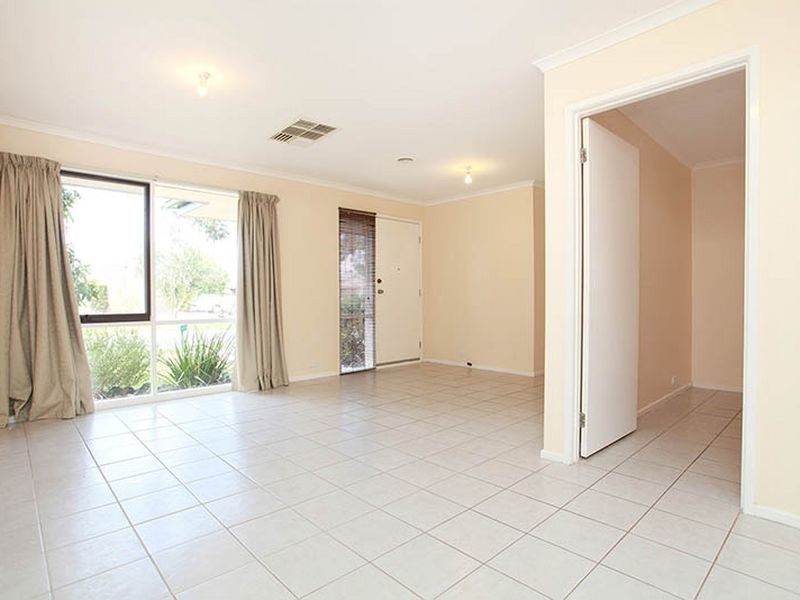 37 Hawkesbury Road, Werribee VIC 3030