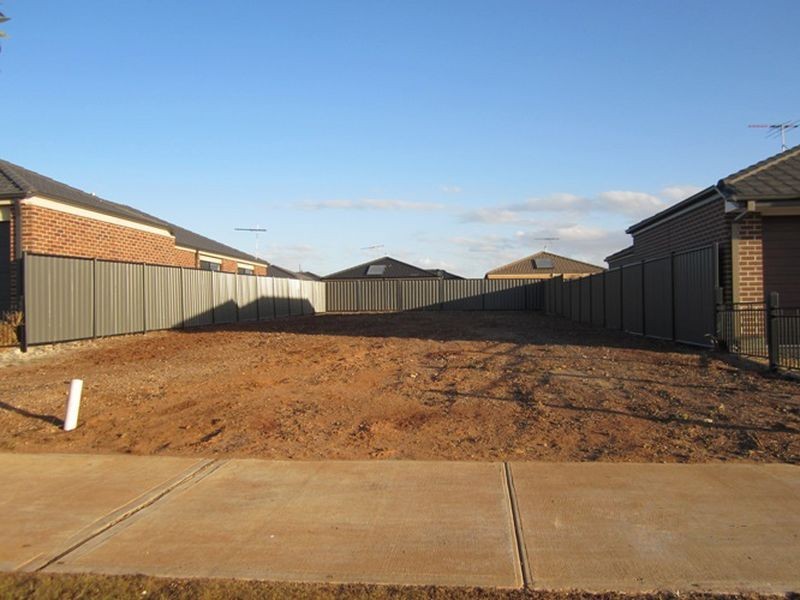 943. Leakes Road, Tarneit VIC 3029