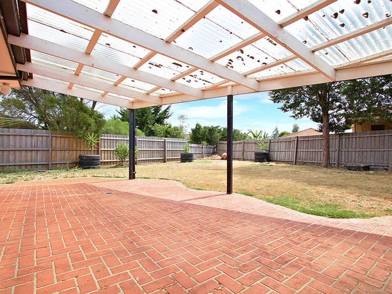 11 Greenshank Court, Werribee VIC 3030