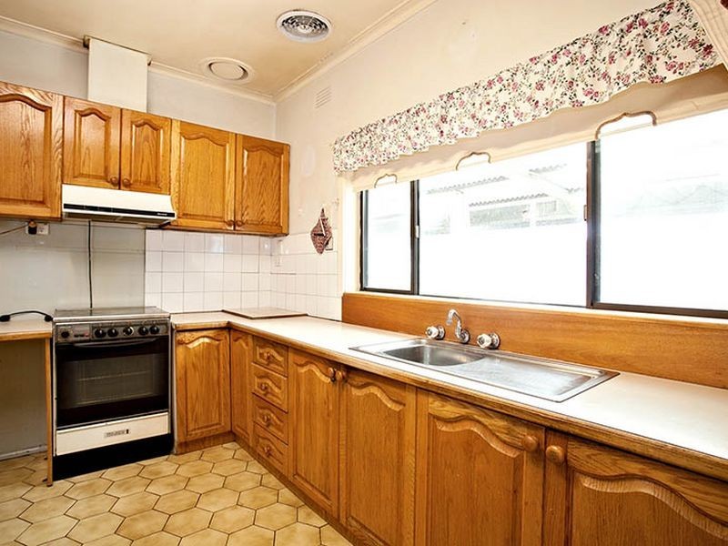 .38 Poole Street, Deer Park VIC 3023