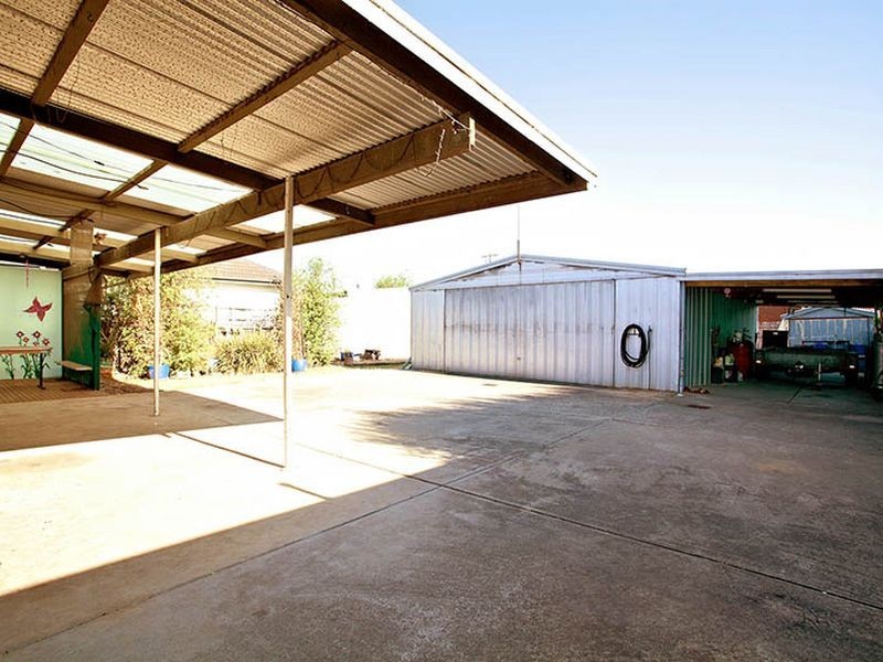 .38 Poole Street, Deer Park VIC 3023