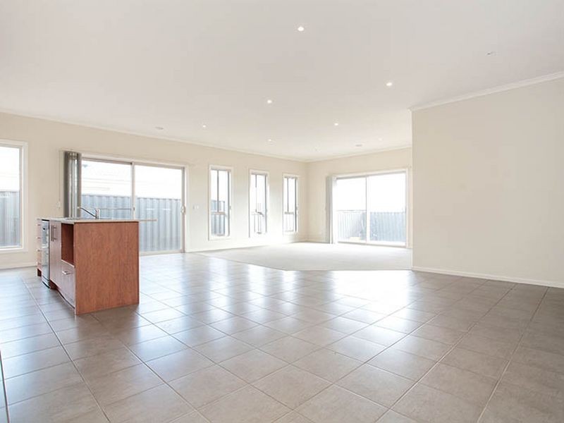 8 Circuit Drive, Truganina VIC 3029