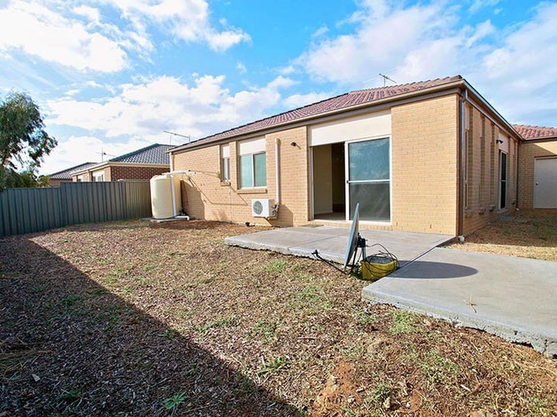 8 Circuit Drive, Truganina VIC 3029