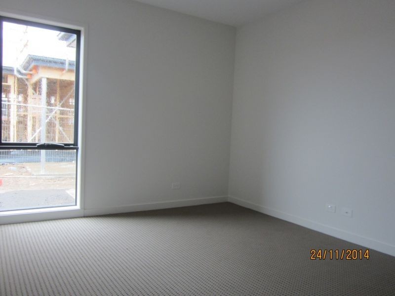 12 Knight Avenue, Point Cook VIC 3030