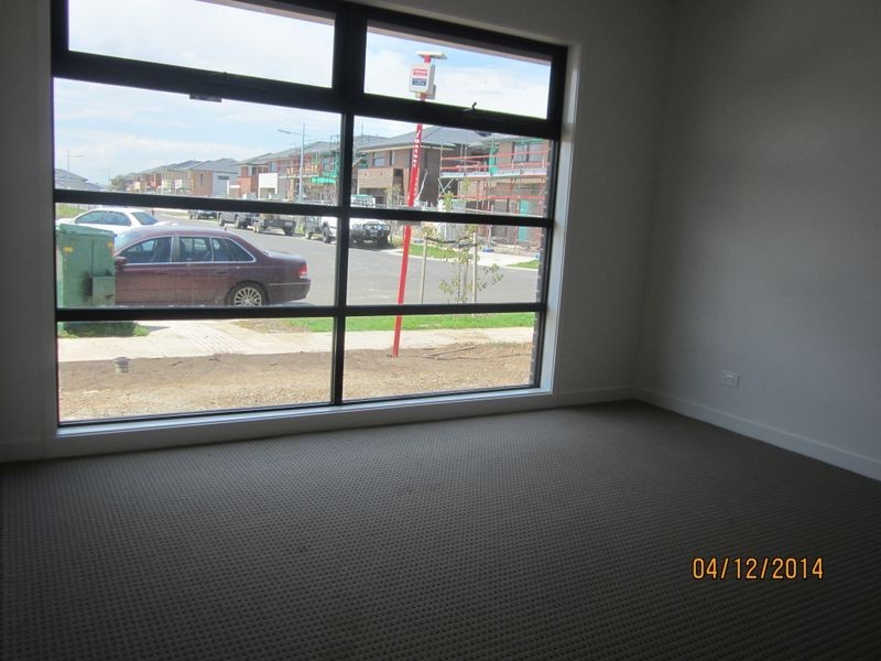 12 Knight Avenue, Point Cook VIC 3030