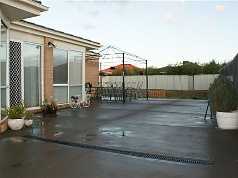 23 Castleton Avenue, Tarneit VIC 3029