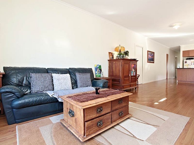 4/4 Georgia Crescent, Werribee VIC 3030