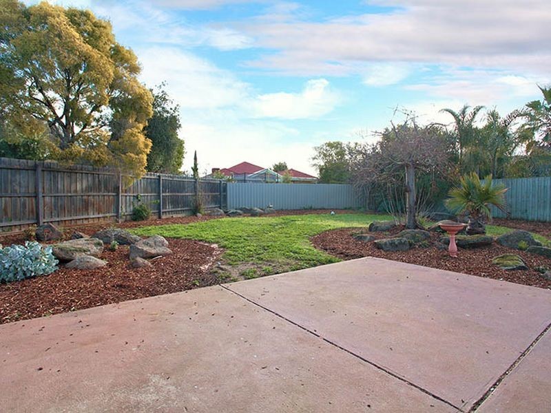 16 Reynolds Court, Werribee VIC 3030