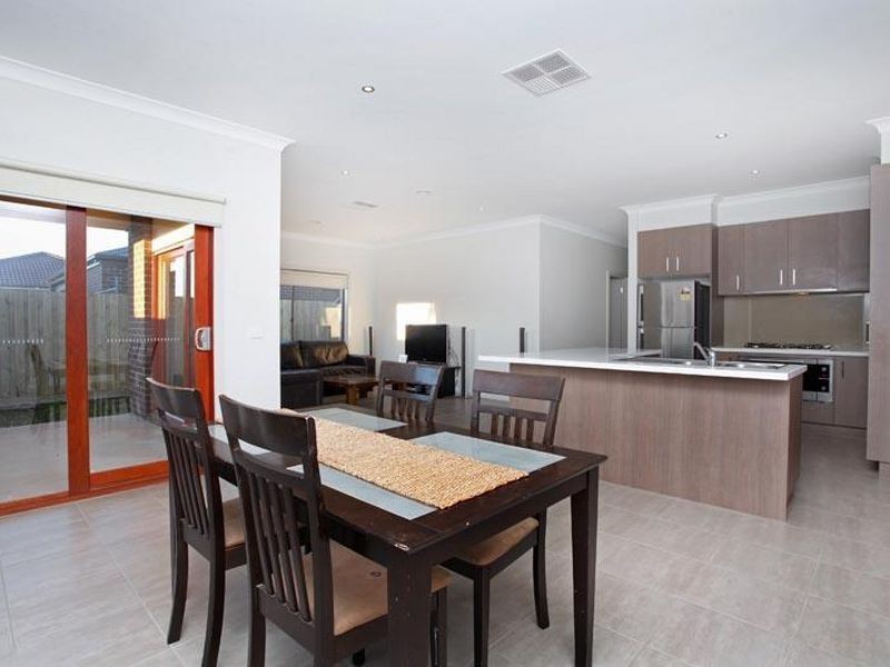 36 Timbarra Drive, Werribee VIC 3030