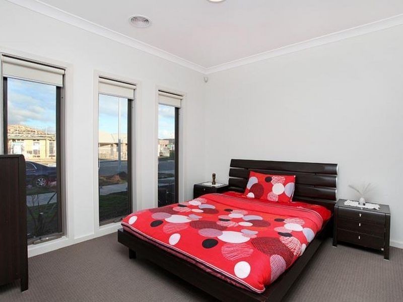 36 Timbarra Drive, Werribee VIC 3030