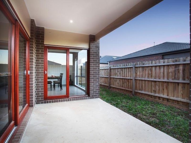 36 Timbarra Drive, Werribee VIC 3030