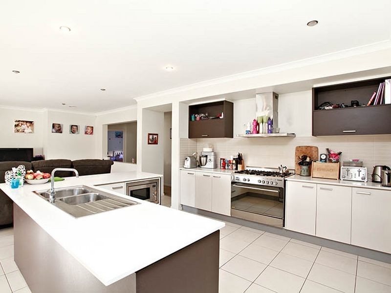 21 Cloudy Crescent, Point Cook VIC 3030