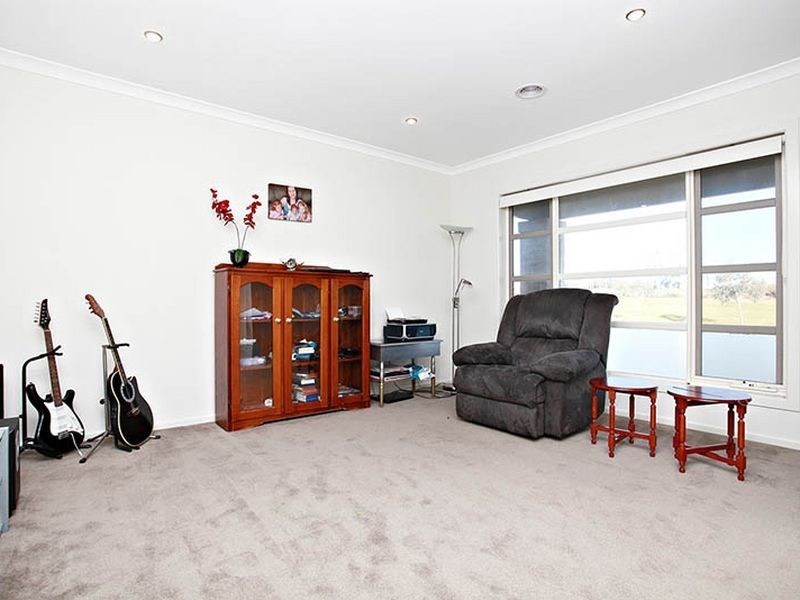 21 Cloudy Crescent, Point Cook VIC 3030