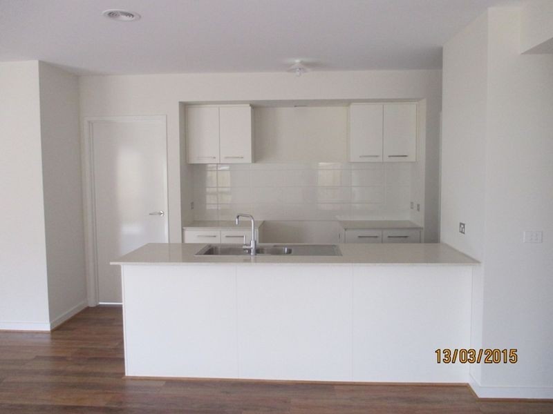 10 Knight Avenue, Point Cook VIC 3030