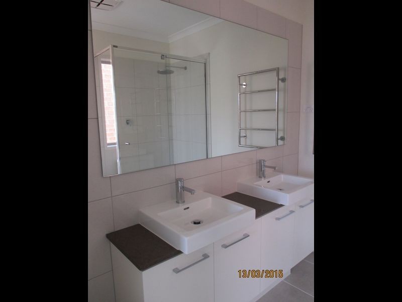 10 Knight Avenue, Point Cook VIC 3030